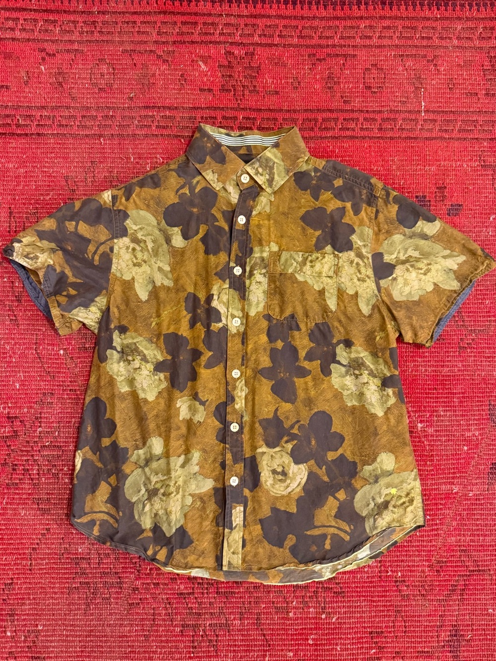 Descendant of Thieves “Oil on Canvas” button up shirt.